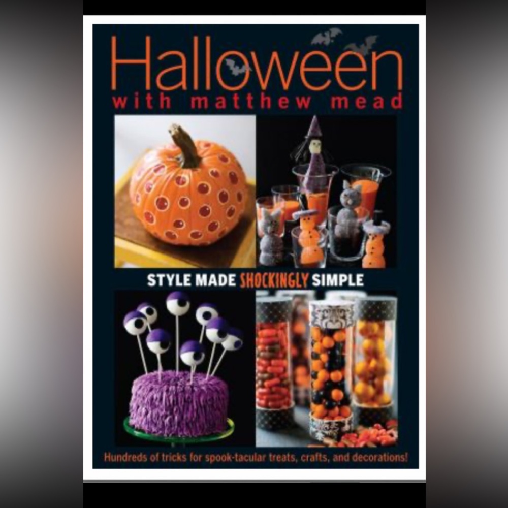 NEWpaperback book byMatthew Mead.Halloween. Style is shockingly simple.